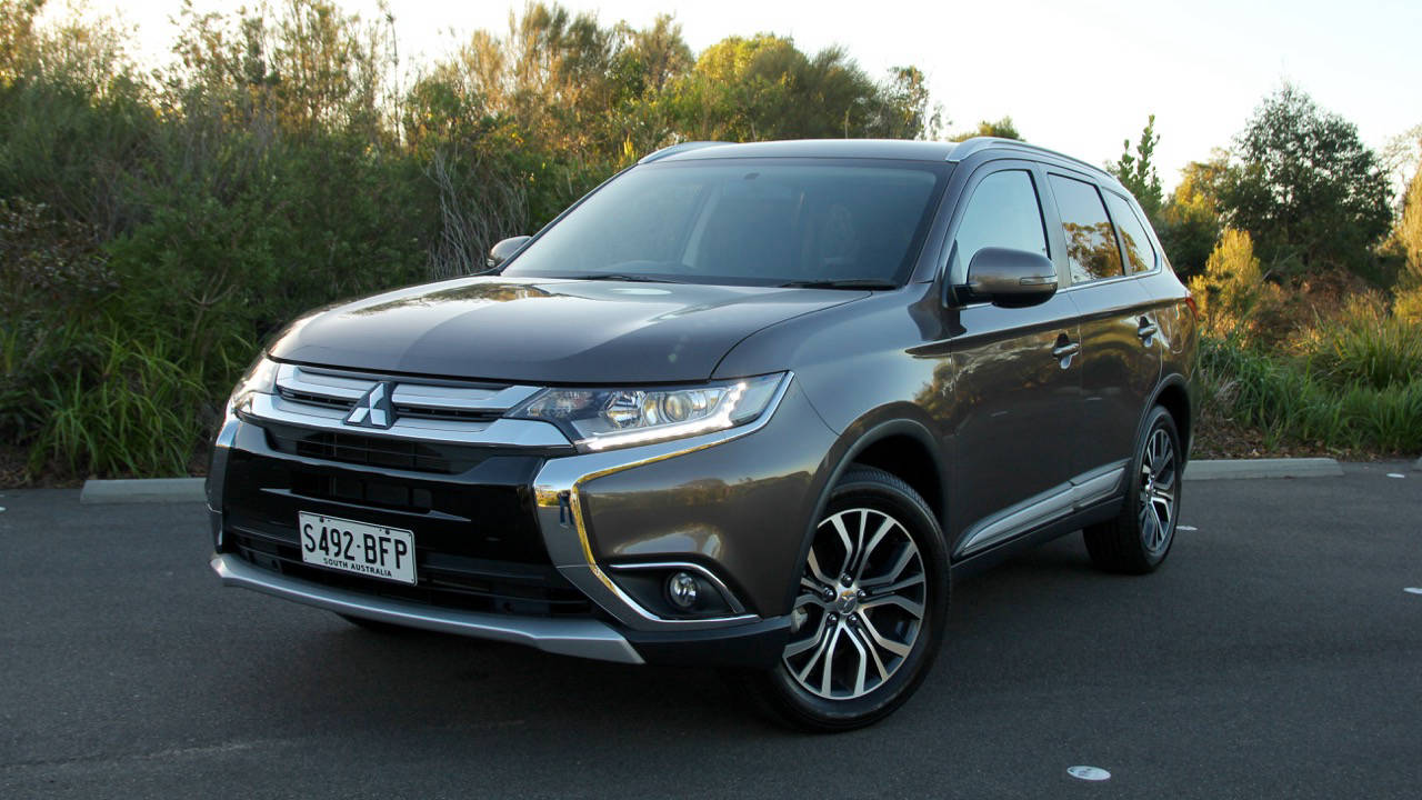 Mitsubishi Outlander Review 2016