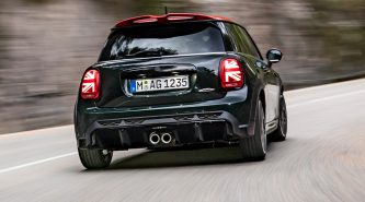 Mini JCW 2021: revised suspension, throaty exhaust for hatch and convertible