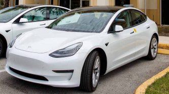 Tesla boss Elon Musk says Hertz deal not yet official, though Hertz orders another 50,000 cars with Uber