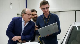 BMW i7 2023: unique driving sound created by Hans Zimmer come standard