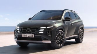 Hyundai Tucson 2024: facelifted model debuts updated design and new interior; hybrids coming