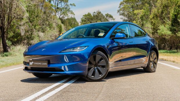 Tesla Model 3 RWD 2024 front 3/4
